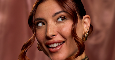 Stylist smiling — secure Early Bird pricing for Color the World 2026